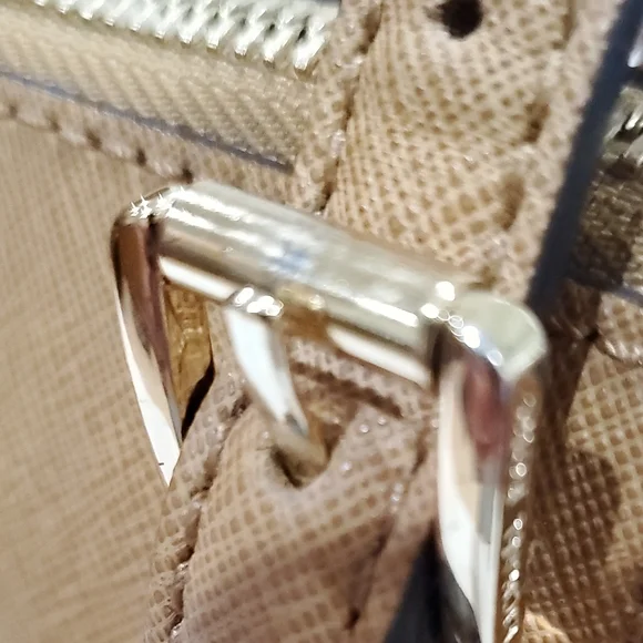 Michael Kors Jet Set East West Saffiano Leather Tote - Picture 15 of 16